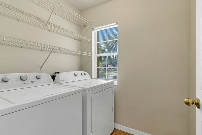 5404 Paradise Cay Cir in Kissimmee, FL - Building Photo - Building Photo