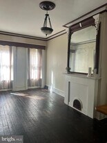 2033 N Carlisle St in Philadelphia, PA - Building Photo