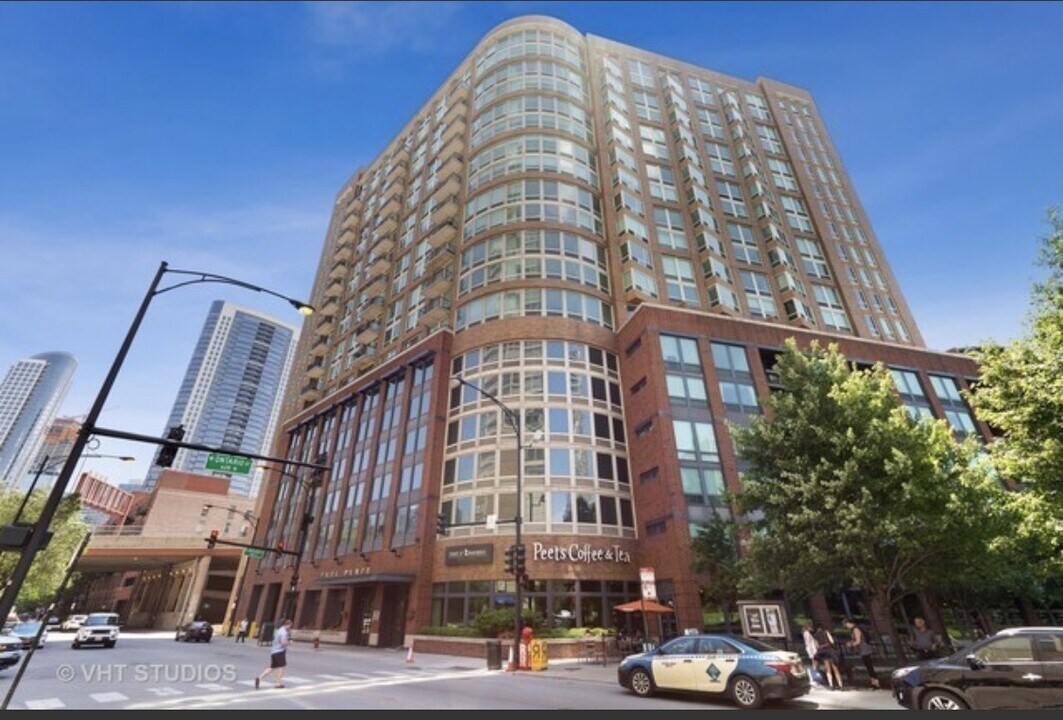 600 N Kingsbury St in Chicago, IL - Building Photo