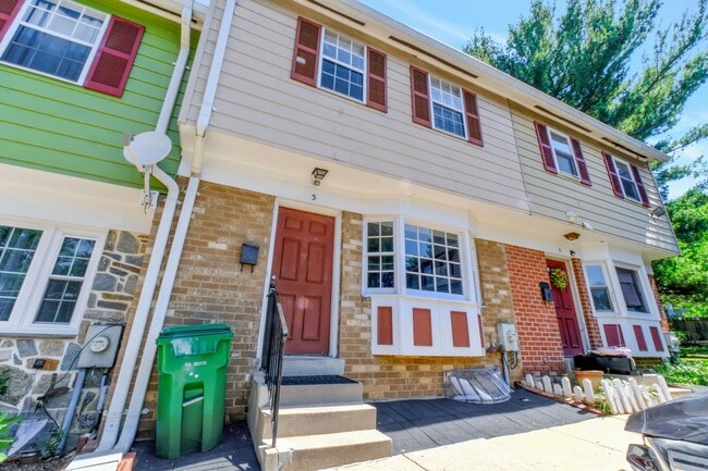 property at 5 Trento Ct