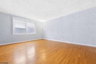 343 Bloomfield Ave in Verona, NJ - Building Photo - Building Photo