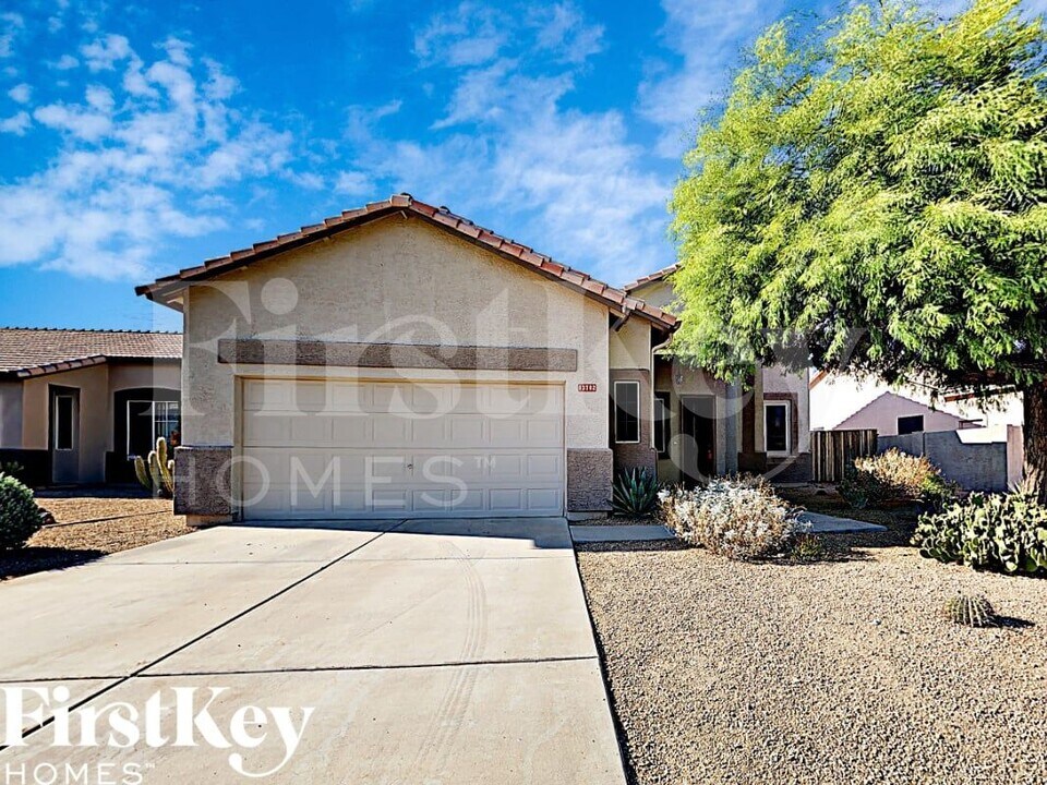 13702 W Tara Ln in Surprise, AZ - Building Photo