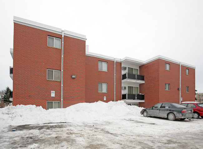 Hoyt Avenue Apartments in St. Paul, MN - Building Photo - Building Photo