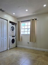 12423 NW 7th Ln in Miami, FL - Building Photo - Building Photo