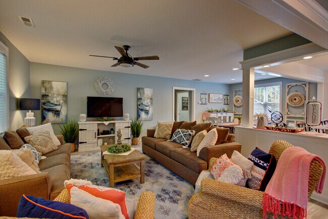 6262 Ware Neck Rd in Gloucester, VA - Building Photo - Building Photo