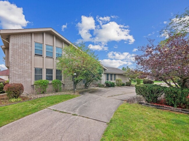 1821 Argosy Ct in Bloomfield Township, MI - Building Photo - Building Photo