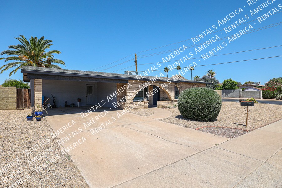 12840 N 30th St in Phoenix, AZ - Building Photo