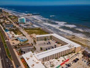 219 S Atlantic Ave in Daytona Beach, FL - Building Photo - Building Photo