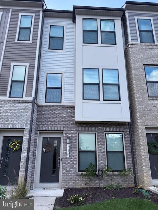 238 Narrowleaf Way in Laurel, MD - Building Photo