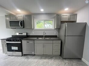 1686 Slaterville Rd in Ithaca, NY - Foto de edificio - Building Photo