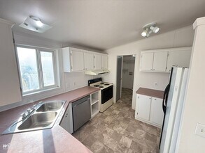 100 Trepanier Ln in Tieton, WA - Building Photo - Building Photo