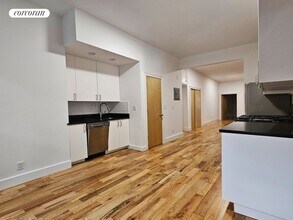 104 Bedford Ave in Brooklyn, NY - Building Photo - Building Photo