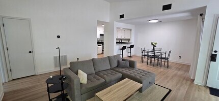 448 Deerwood St, Unit 8F in Columbia, SC - Building Photo - Building Photo