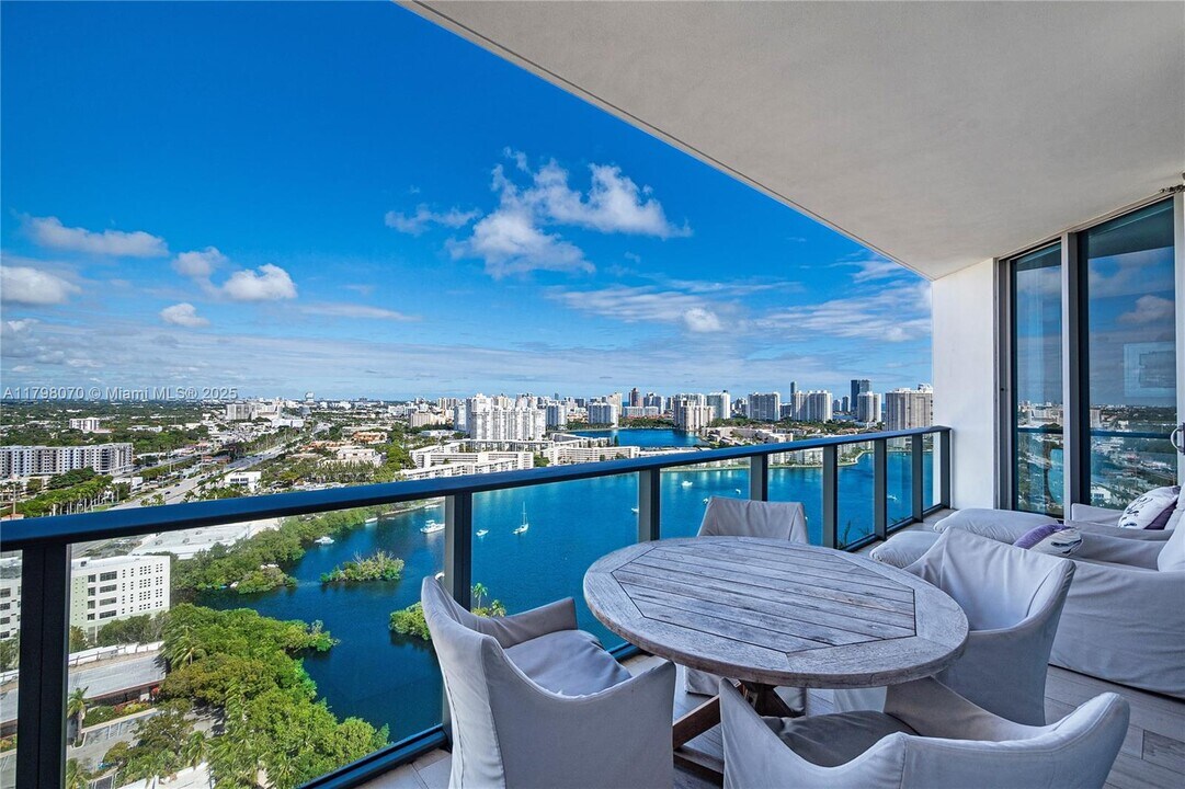 17301 Biscayne Blvd, Unit # PH6 in Aventura, FL - Building Photo