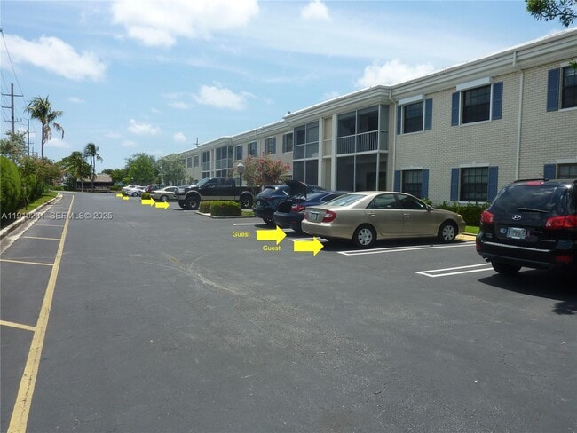 180 Cypress Club Dr in Pompano Beach, FL - Building Photo - Building Photo