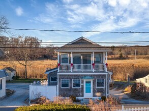 176 Shore Rd in Clinton, CT - Building Photo - Building Photo