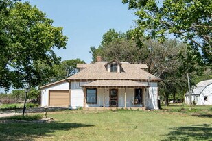 2529 NS 410 Rd in South Coffeyville, OK - Building Photo