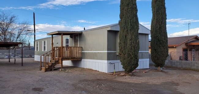 214 Colorado Dr in Sunland Park, NM - Building Photo - Building Photo