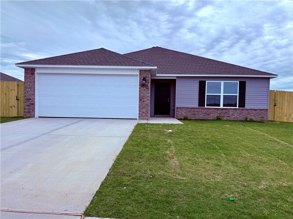 2800 Elliott St in Pea Ridge, AR - Building Photo