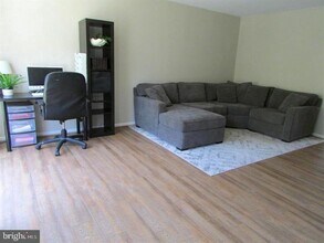 14840 Lynhodge Ct in Centreville, VA - Building Photo - Building Photo