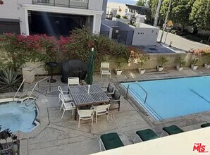 22 Navy St-Unit -203 in Los Angeles, CA - Building Photo - Building Photo