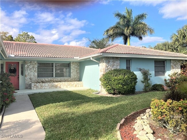 1256 Mistletoe Ct