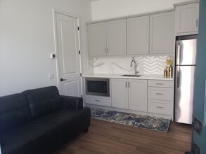 586 Gateway Ln, Unit 1 in San Marcos, CA - Building Photo - Building Photo