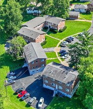 115 Reeb Ln in Florissant, MO - Foto de edificio - Building Photo