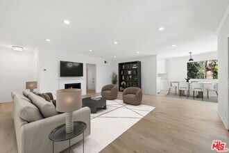 222 7th St in Santa Monica, CA - Foto de edificio - Building Photo