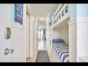 6102 Seawall Blvd in Galveston, TX - Foto de edificio - Building Photo