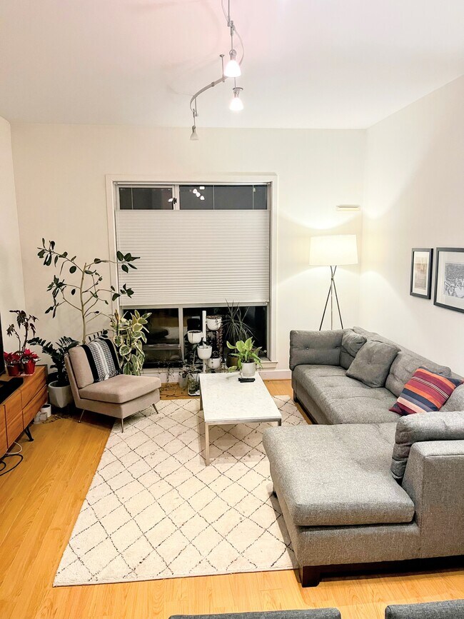 585 9th St, Unit 622 in Oakland, CA - Foto de edificio - Building Photo