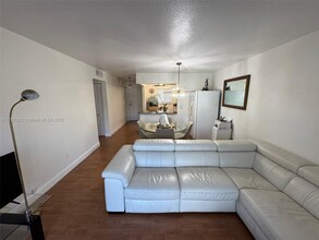7840 Camino Real in Miami, FL - Building Photo - Building Photo