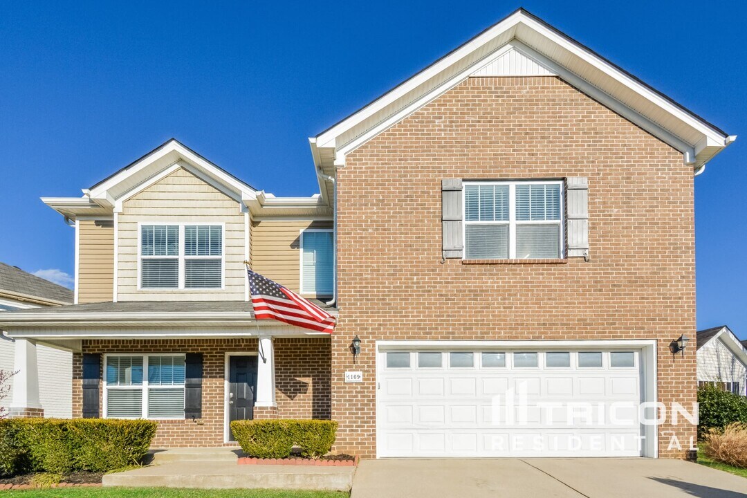 1109 Shallowbrook Trail S in Nashville, TN - Building Photo