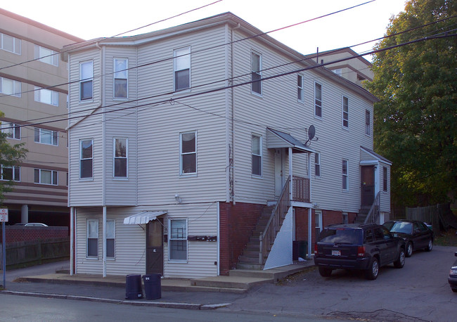 27 Des Moines Rd in Quincy, MA - Foto de edificio - Building Photo