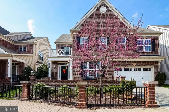 5812 Falls Gate Ct in Falls Church, VA - Building Photo - Building Photo