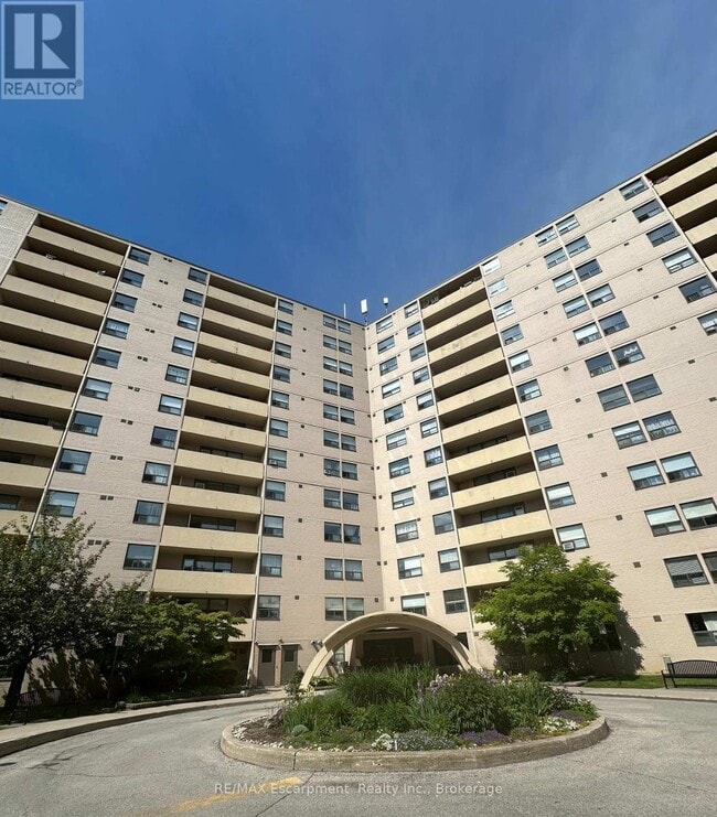 property at 700-1700 Dynes Rd
