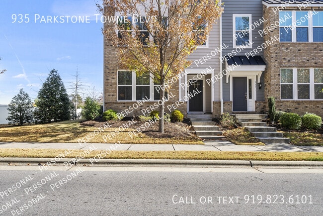 935 Parkstone Towne Blvd in Knightdale, NC - Building Photo - Building Photo