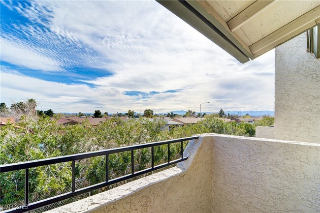 property at 3791 Shirebrook Dr