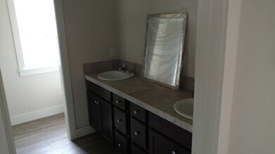 830 NW Ogden Ave in Bend, OR - Building Photo - Building Photo