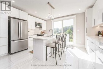 26 Leyton Ave in Toronto, ON - Building Photo - Building Photo