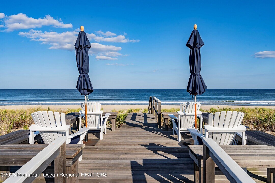1525 Ocean Ave N in Mantoloking, NJ - Building Photo