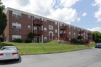 St Lawrence Garden in Reading, PA - Foto de edificio - Building Photo