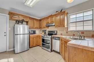 3814 Sandcliff Dr in Laredo, TX - Building Photo - Building Photo