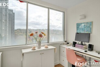 1731 Beacon St, Unit 717 in Brookline, MA - Foto de edificio - Building Photo