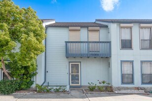 15326 Bonasse Ct in Corpus Christi, TX - Building Photo