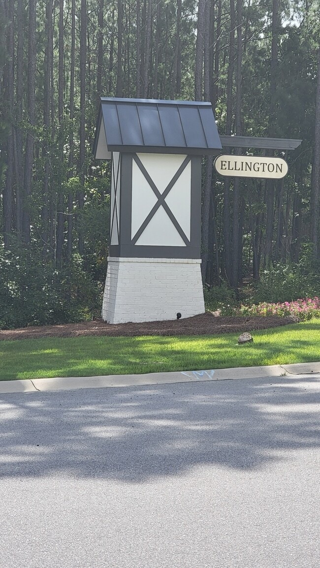 426 Eclipse Ln in Elgin, SC - Building Photo - Building Photo