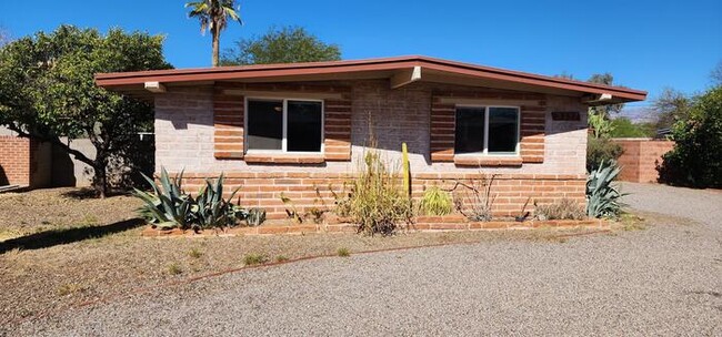 3337 E Lester St in Tucson, AZ - Foto de edificio - Building Photo