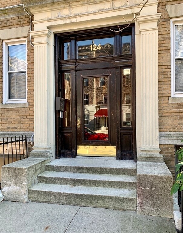 124 Peterborough St in Boston, MA - Building Photo - Building Photo