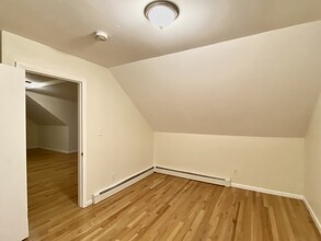 185 Beacon St, Unit 3 in Somerville, MA - Building Photo - Building Photo