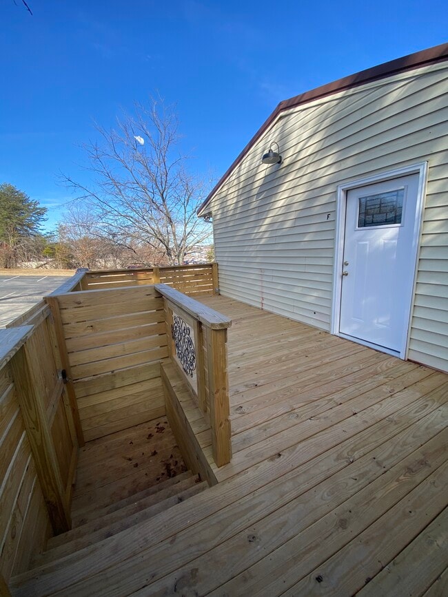 677 S Jefferson Ave in Cookeville, TN - Building Photo - Building Photo